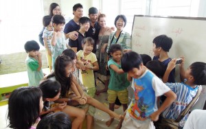 Thanks to the ten visitors and volunteers from the US, Japan and Vietnam, who came to cheer up the orphans.