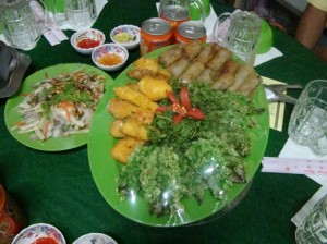 Some Vietnamese dishes as the starter.